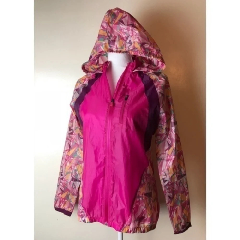 Under Armour • Pink Patterned Running Jacket - Picture 4 of 6